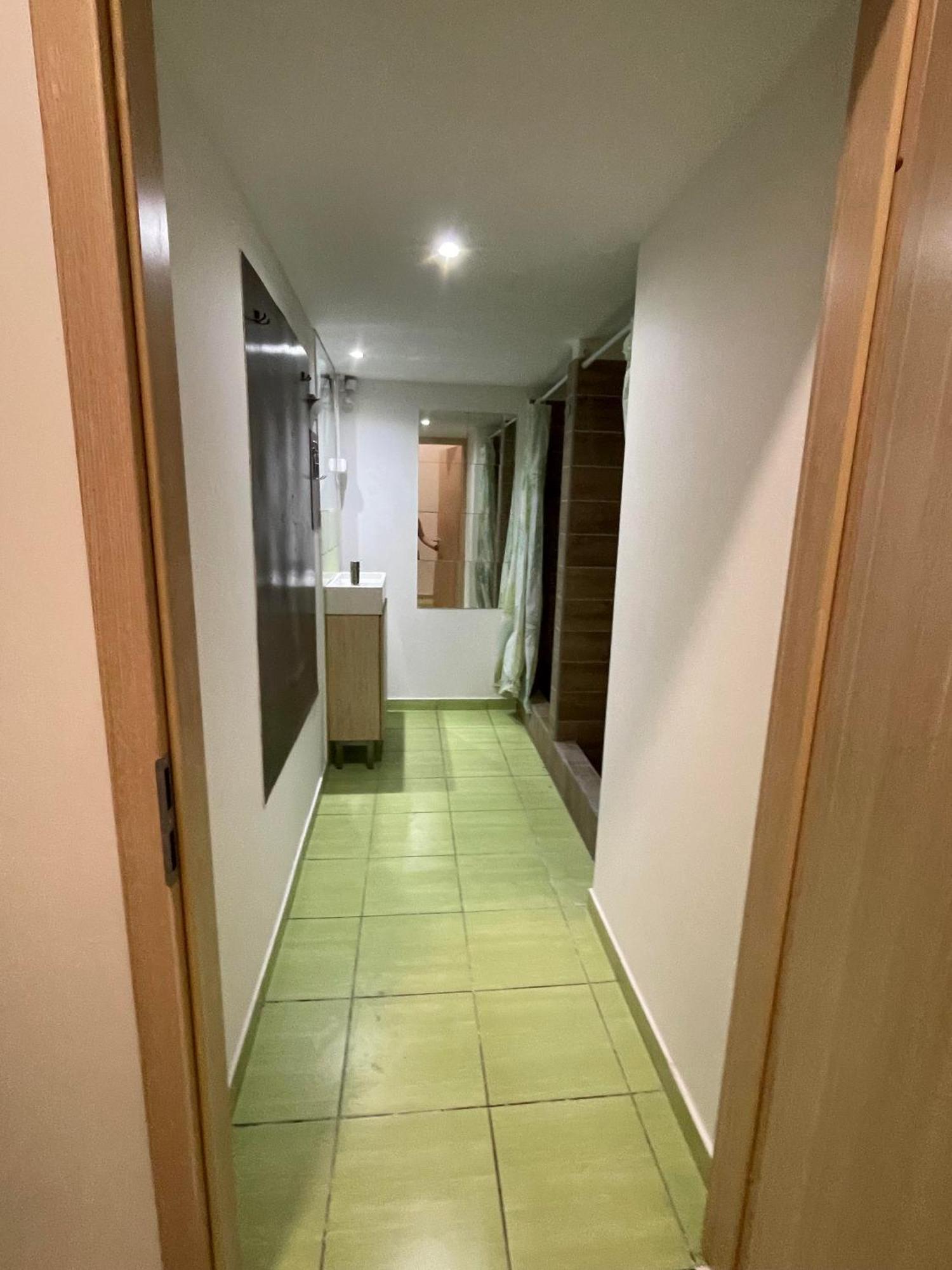 Guest house Nomad &