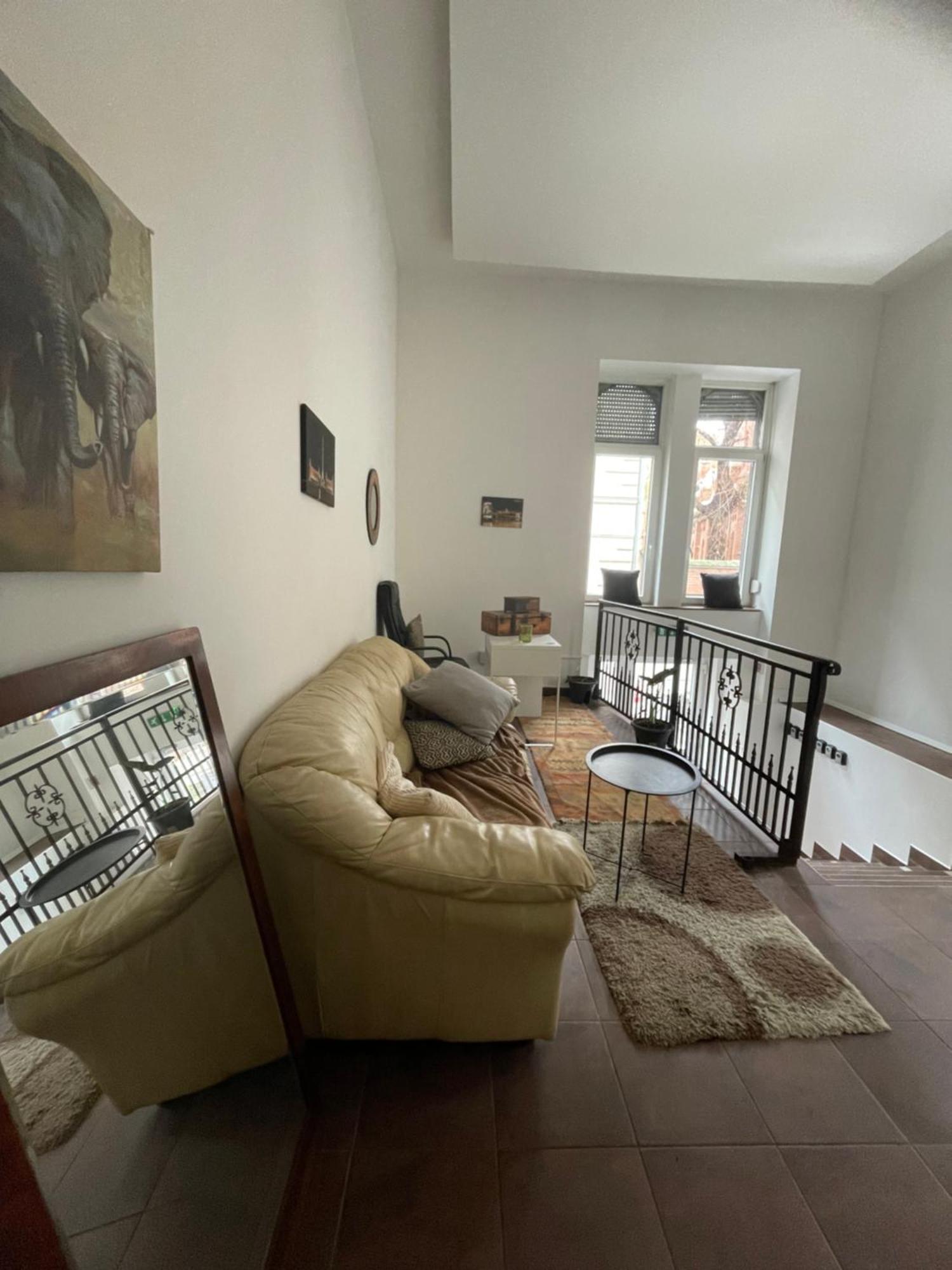 Guest house Nomad &